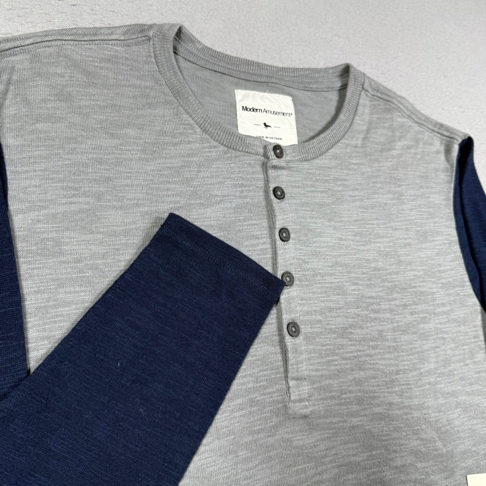 Modern Amusement Mens Long Sleeve Henley Shirt Grey Navy Colorblock Small NWT